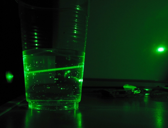 bright green beam emitting from 532nm 5mW green laser pointer